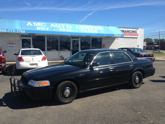 2004 Ford Crown Victoria Luxury