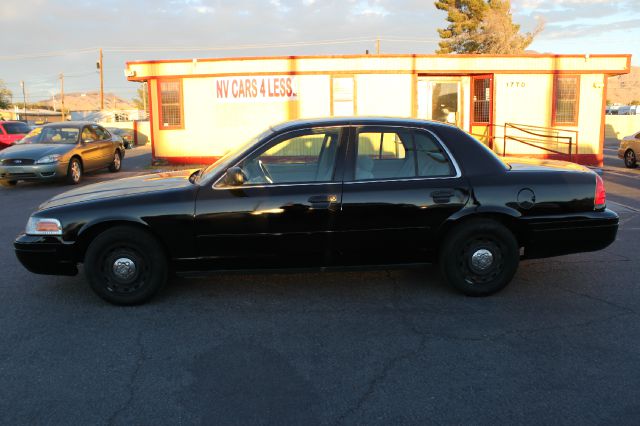 2004 Ford Crown Victoria Luxury