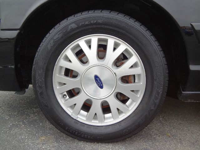 2004 Ford Crown Victoria Elk Conversion Van