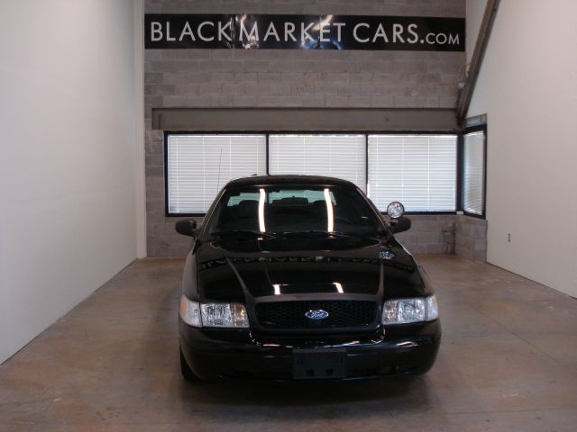 2005 Ford Crown Victoria Luxury