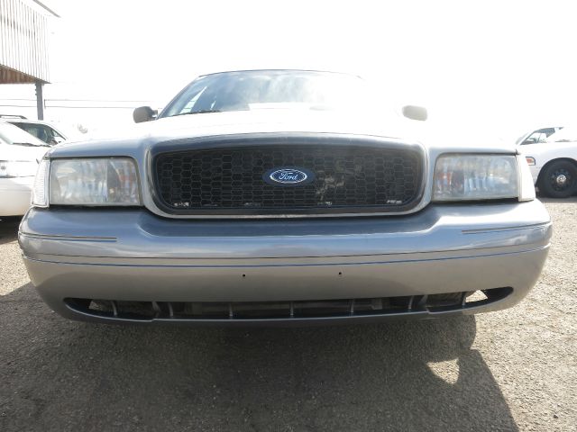 2005 Ford Crown Victoria Luxury