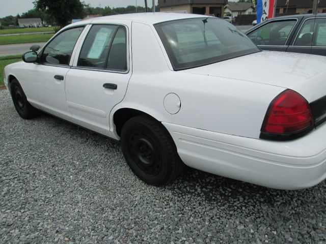 2005 Ford Crown Victoria Luxury