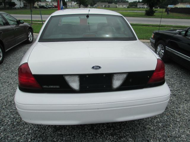 2005 Ford Crown Victoria Luxury