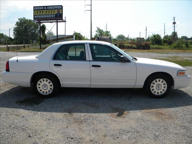 2005 Ford Crown Victoria Luxury