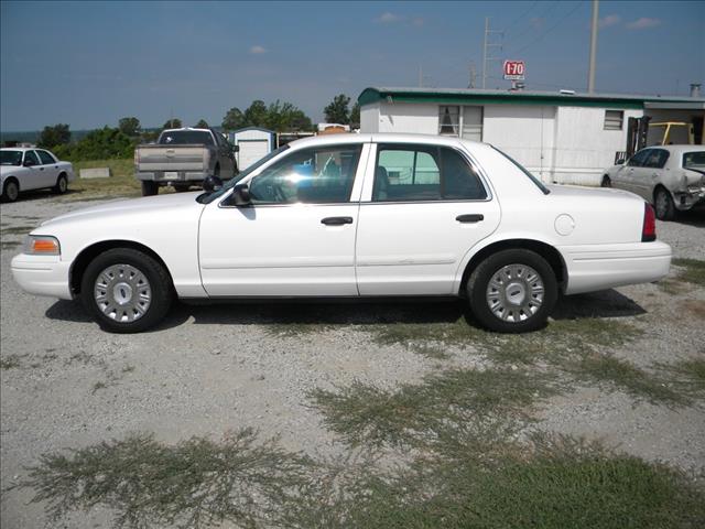 2005 Ford Crown Victoria Luxury