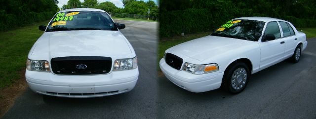 2005 Ford Crown Victoria Luxury