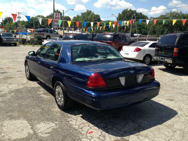2005 Ford Crown Victoria Luxury