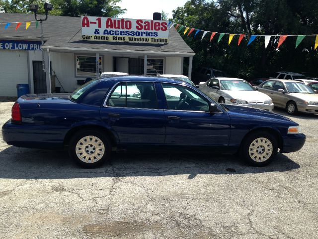 2005 Ford Crown Victoria Luxury