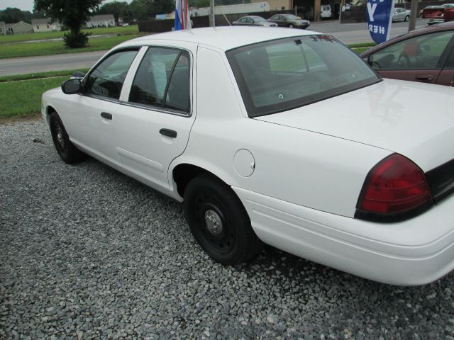 2005 Ford Crown Victoria Luxury