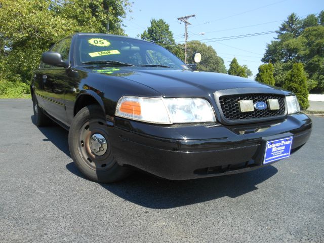 2005 Ford Crown Victoria Luxury