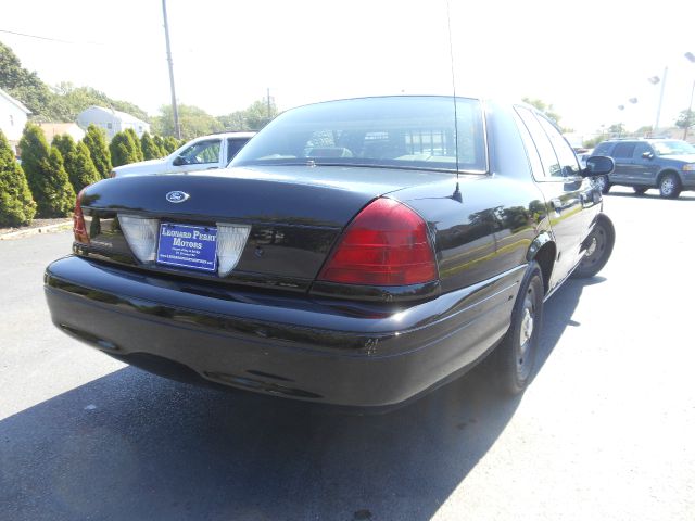 2005 Ford Crown Victoria Luxury