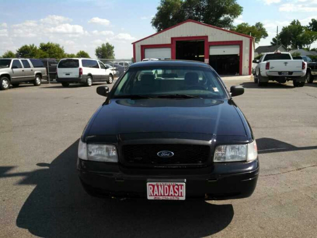 2005 Ford Crown Victoria Base