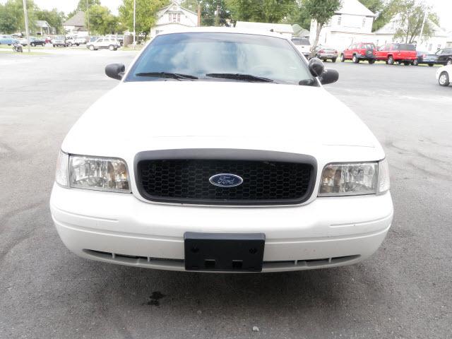 2006 Ford Crown Victoria Luxury