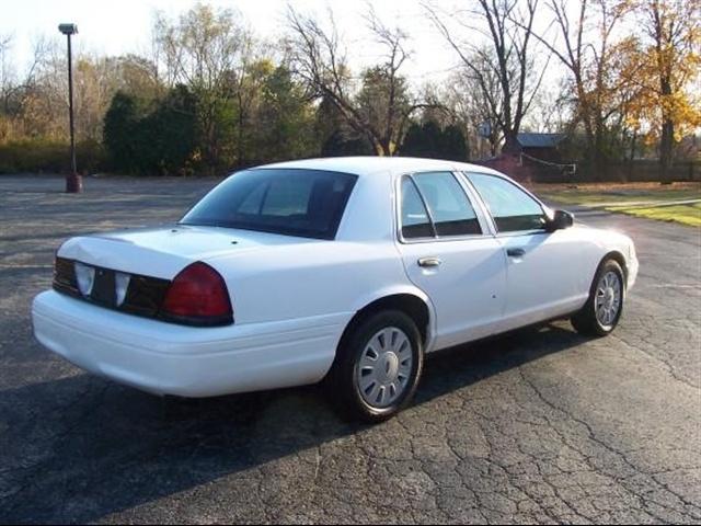2006 Ford Crown Victoria Luxury