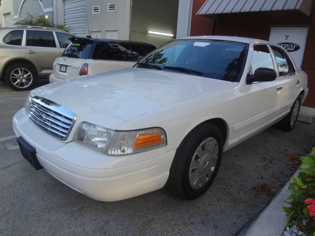 2006 Ford Crown Victoria Luxury