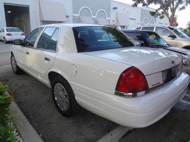2006 Ford Crown Victoria Luxury
