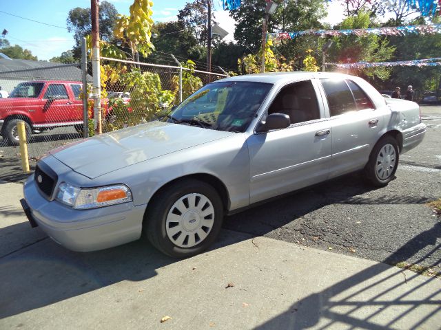 2006 Ford Crown Victoria Luxury