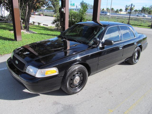 2006 Ford Crown Victoria Luxury