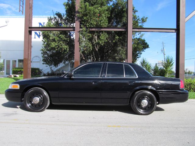 2006 Ford Crown Victoria Luxury