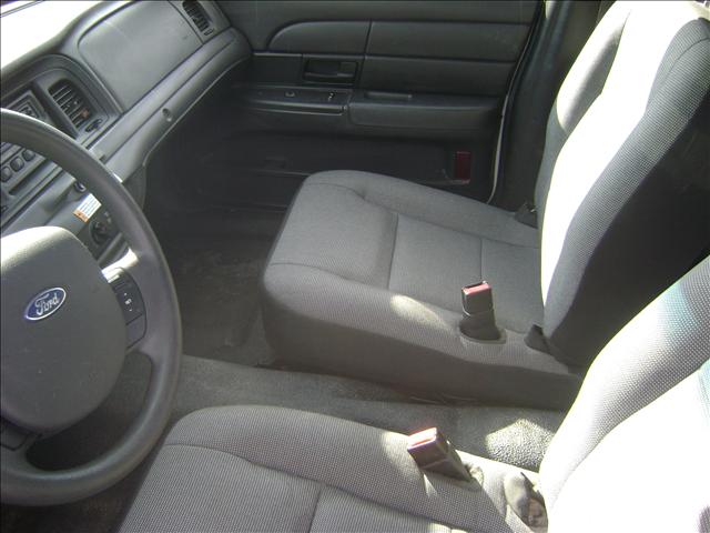2006 Ford Crown Victoria Base