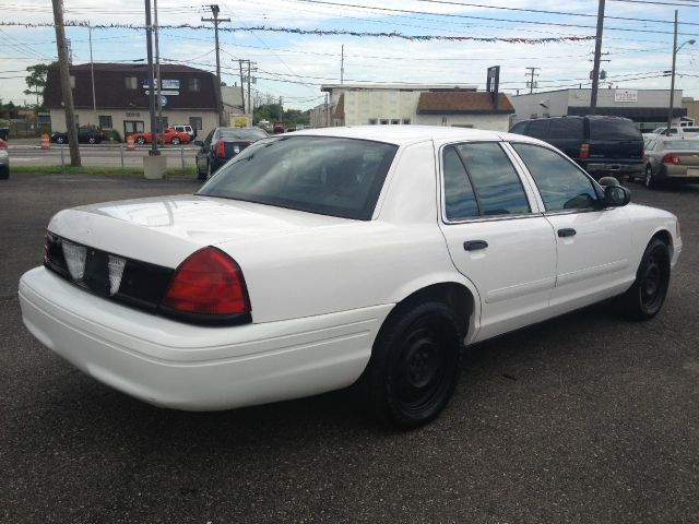 2006 Ford Crown Victoria Luxury