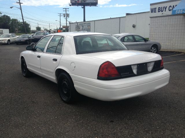 2006 Ford Crown Victoria Luxury
