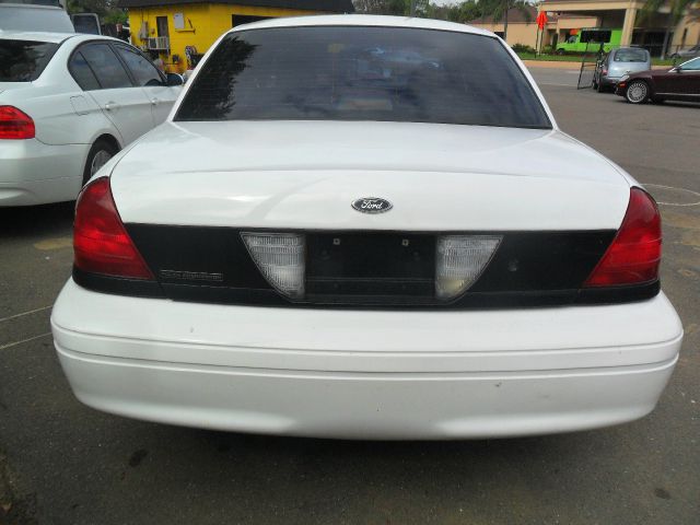 2006 Ford Crown Victoria Luxury
