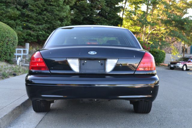 2006 Ford Crown Victoria Luxury