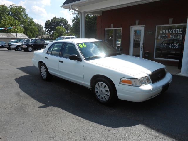 2006 Ford Crown Victoria Luxury