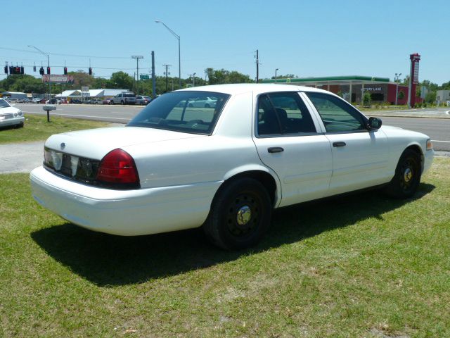 2006 Ford Crown Victoria Luxury