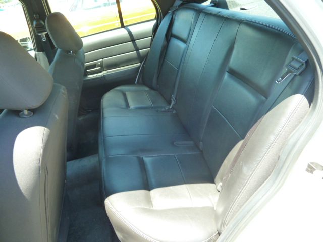 2006 Ford Crown Victoria Luxury