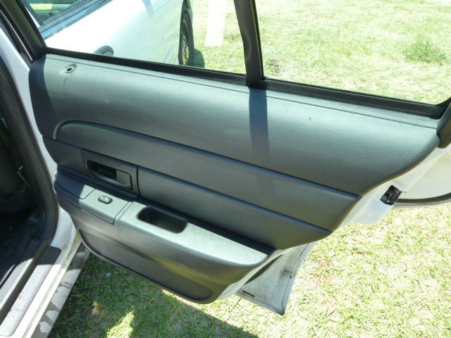 2006 Ford Crown Victoria Luxury