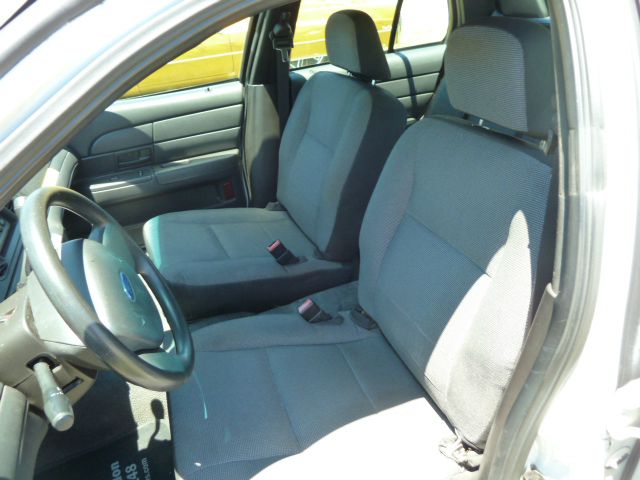 2006 Ford Crown Victoria Luxury