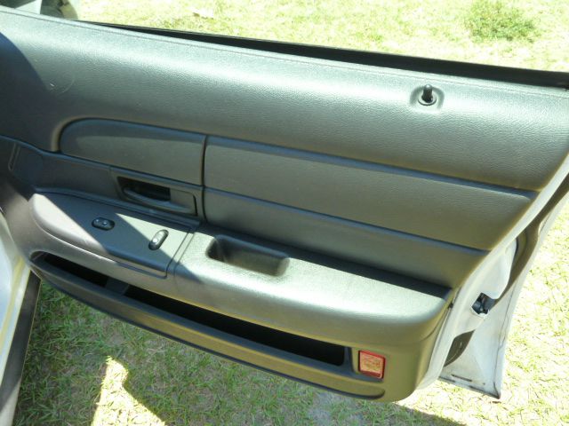 2006 Ford Crown Victoria Luxury