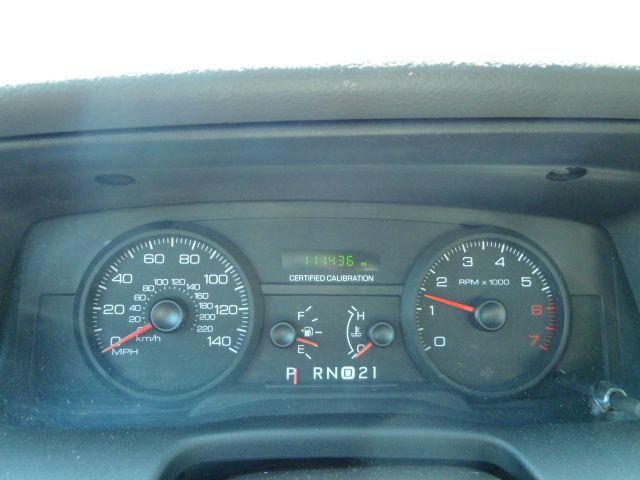 2006 Ford Crown Victoria Luxury