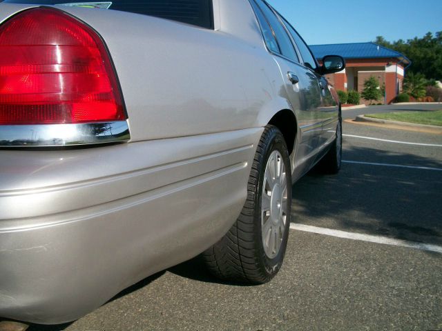 2007 Ford Crown Victoria Luxury