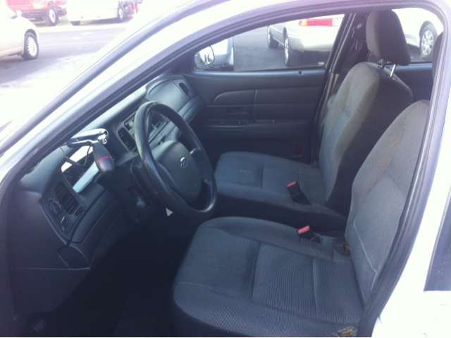 2008 Ford Crown Victoria Luxury