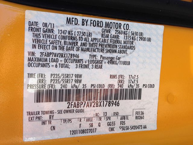 2011 Ford Crown Victoria Luxury