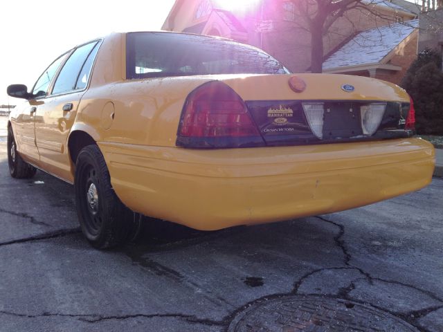 2011 Ford Crown Victoria Luxury