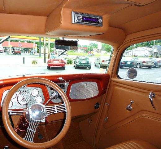 1934 Ford Custom 4WD W/sunroof