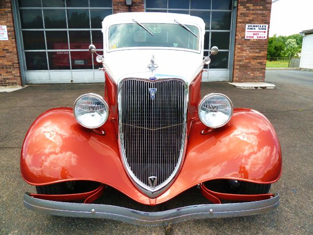 1934 Ford Custom 4WD W/sunroof