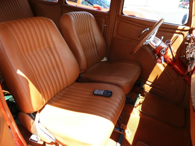 1934 Ford Custom 4WD W/sunroof
