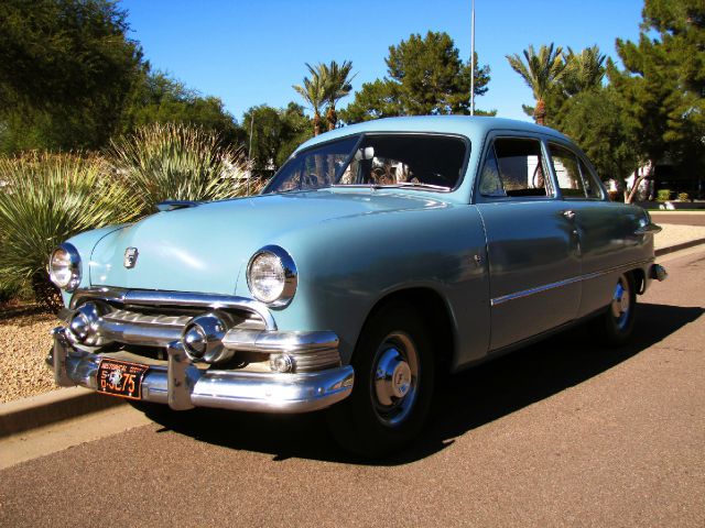 1951 Ford Custom Ext 111 WB AWD