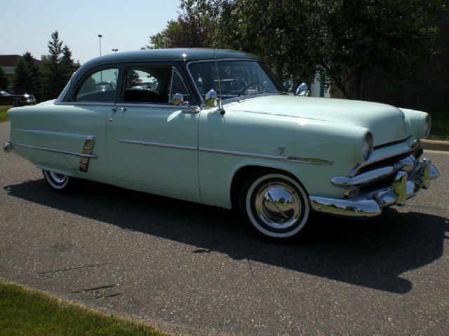 1953 Ford Customline Ext 111 WB AWD
