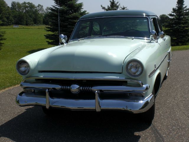 1953 Ford Customline Ext 111 WB AWD