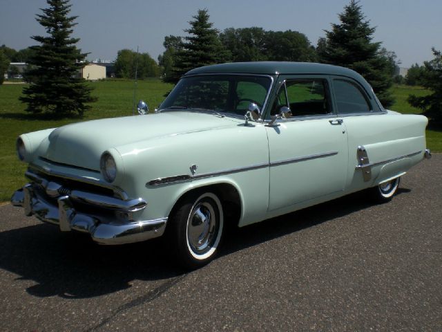 1953 Ford Customline Ext 111 WB AWD