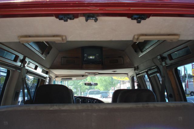 2000 Ford E-150 Unknown