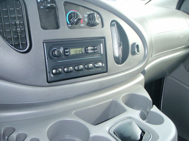 2004 Ford E-350 Unknown