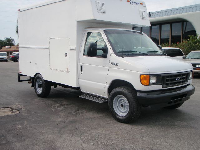 2004 Ford E-350 Unknown