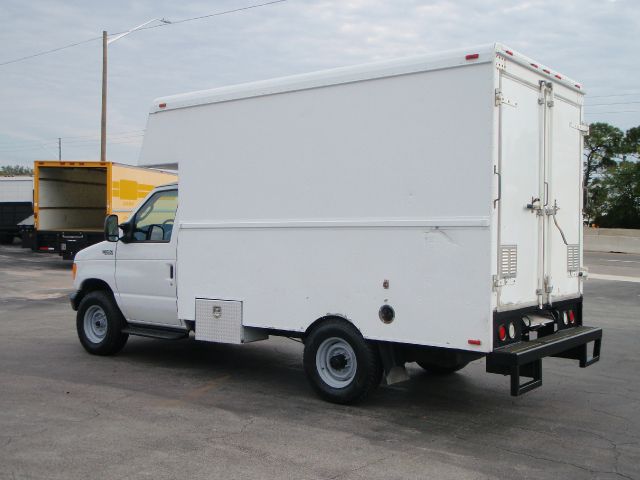 2004 Ford E-350 Unknown